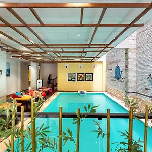  Albergue Harmony Old Town And Pool Bar